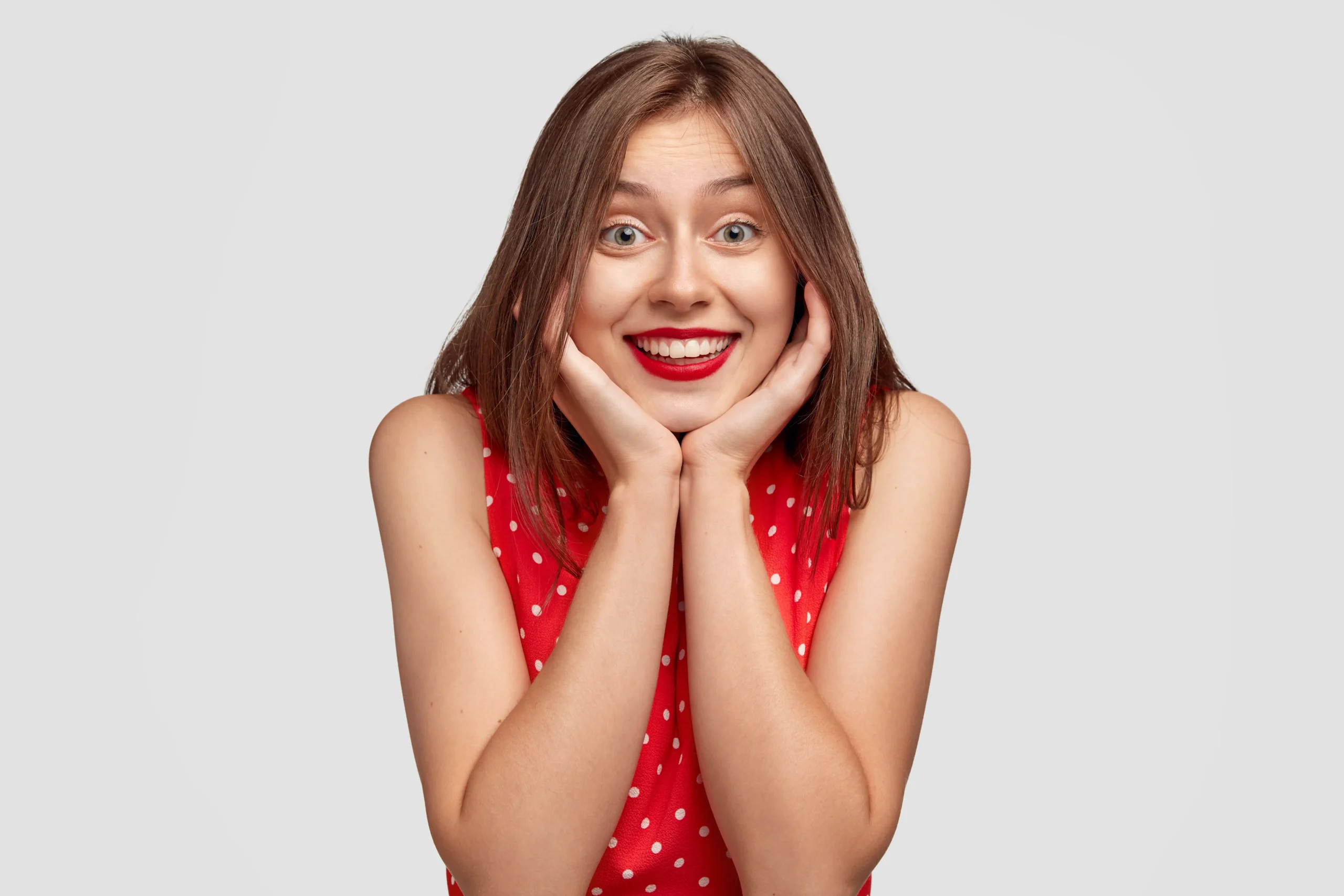 Hollywood Smile vs Teeth Whitening in Dubai: Which Is Best?